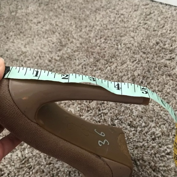 JESSICA SIMPSON TAN HEELS - Picture 4 of 4